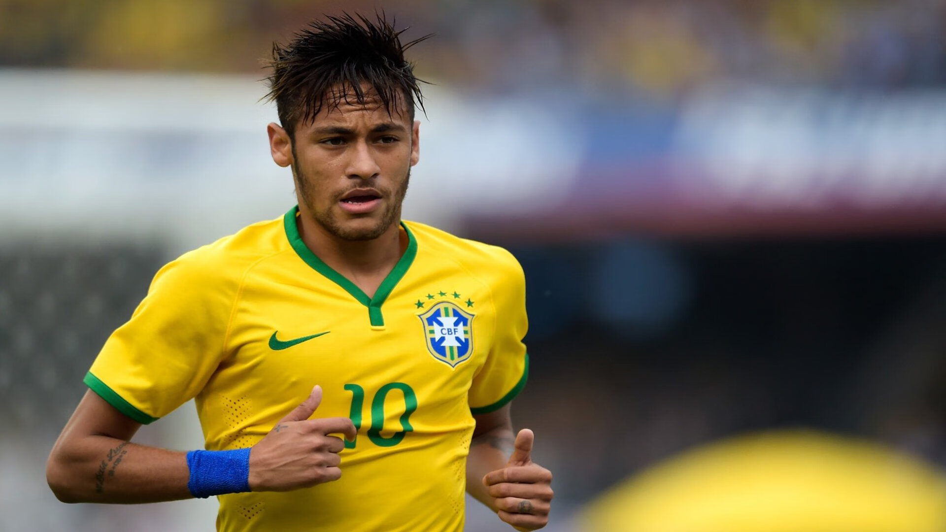 传奇主持人:主播解读比赛背后故事,传奇故事女主播